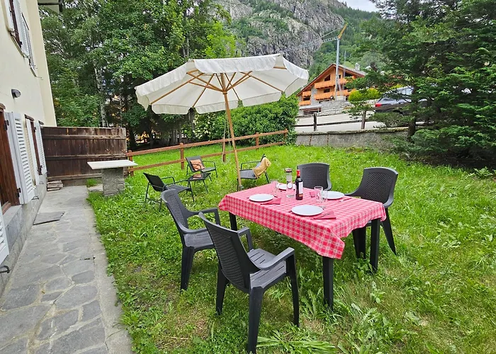 Accogliente Casa Con Giardino Courmayeur